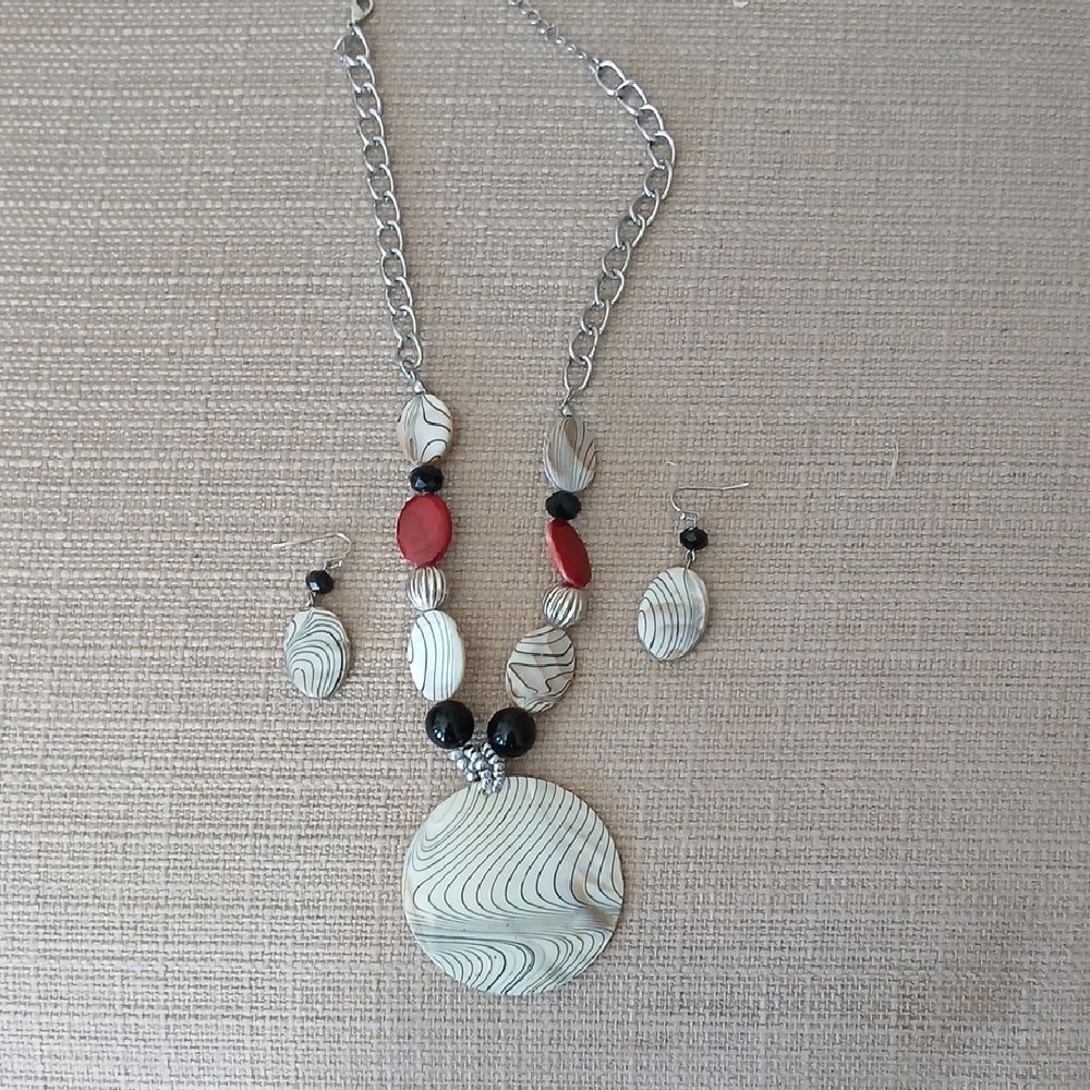 Source Unknown Silver And Red Patterned Necklace - image 1